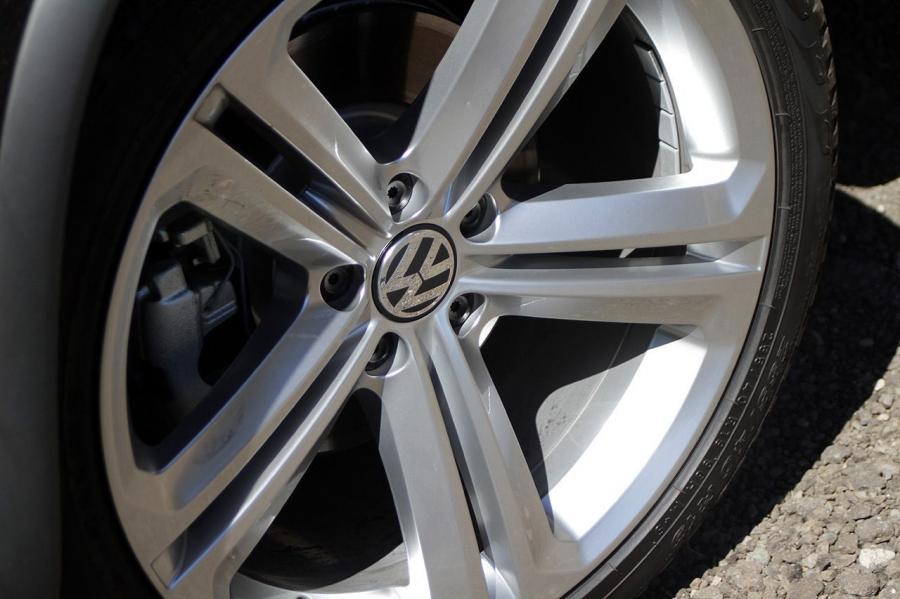  Volkswagen Tiguan R-Line 2014 года  (фото 4 из 28)